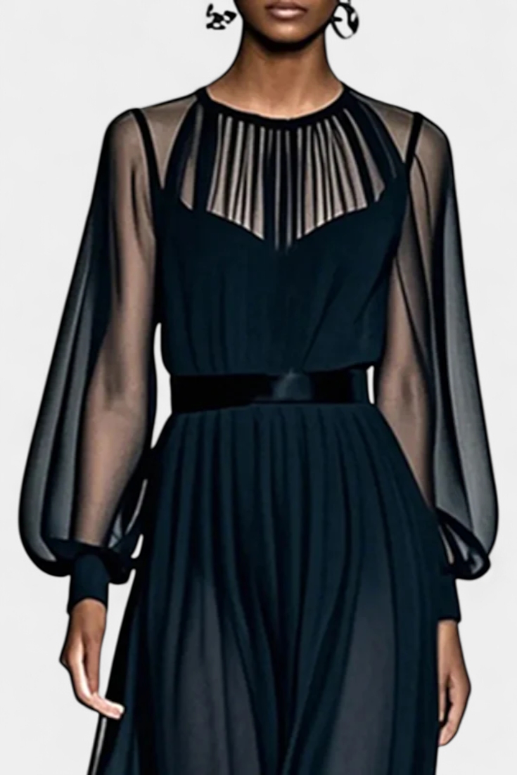 Aurelia Robe Longue en Chiffon Plissé à Détails Transparents